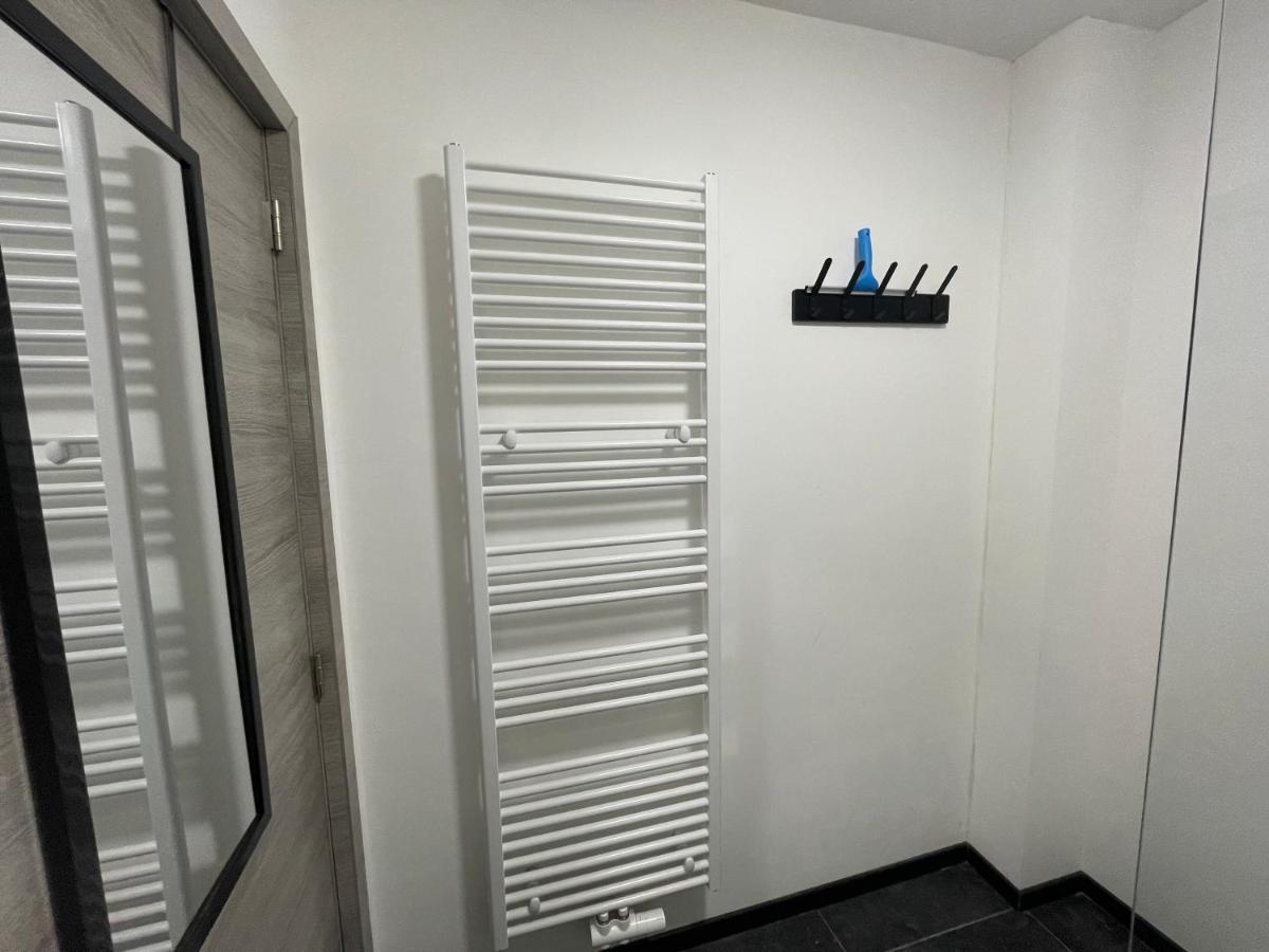 Le Pre Sous L Eau - Moderna Apartment Anhee Luaran gambar